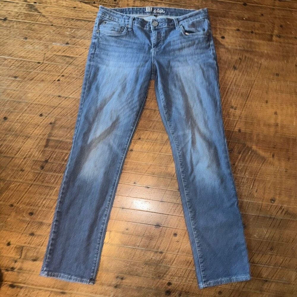 Kut from the Kloth size 8 straight leg normcore jeans